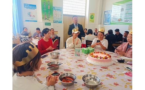 因?yàn)橛心?&ldquo;家&rdquo;倍溫暖